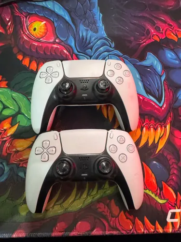 PS5 MIDIA DIGITAL 825GB + 2 controles