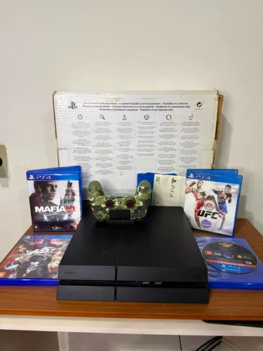 Ps4 com caixa e jogos pegando tudo perfeitamente
