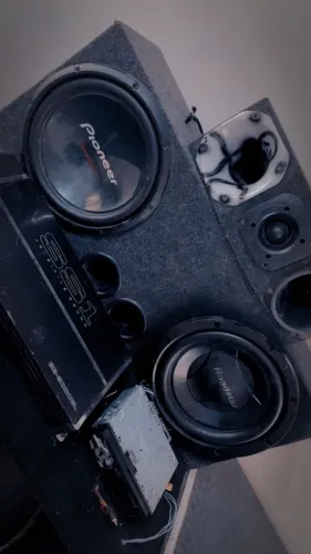 Vendo som automotivo,funcionando perfeitamente
