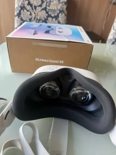 Óculos VR Meta Quest 3S, nota fiscal, na caixa, com acessórios, menos de um mês de uso