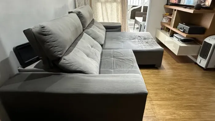 Sofá retrátil + baú de brinde