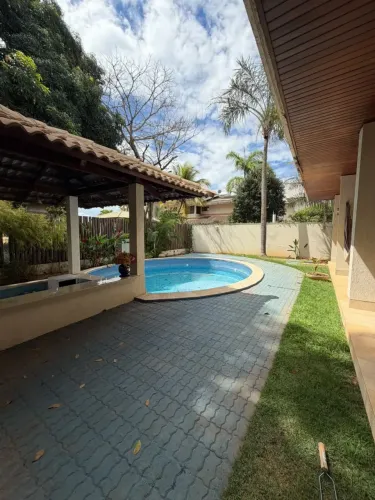 Sobrado para venda possui 316 metros quadrados com 3 quartos em Jardins Atenas - Goiânia -