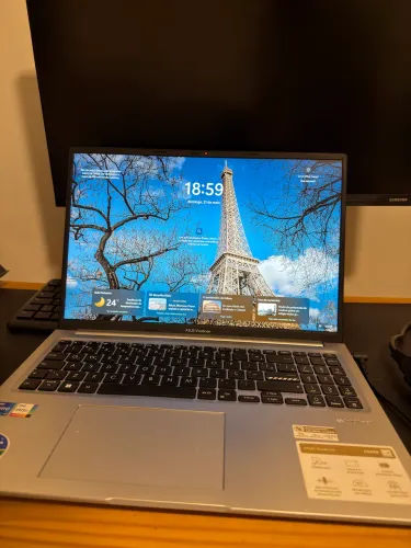 Notebook ASUS i7 Vivobook 16 (4 meses de uso)