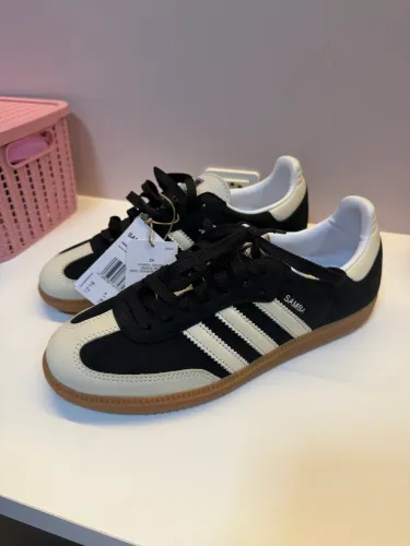Tênis adidas samba