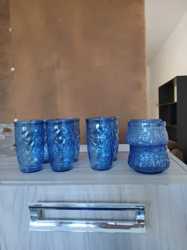 Conjunto de Copos de vidro e Potes de Sobremesa azul