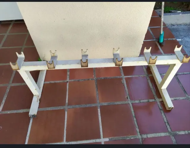 Suporte de ferro para dumbells e halteres veja foto