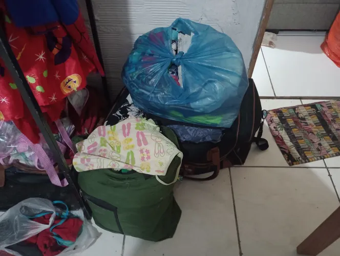 Lote de roupas para bazar