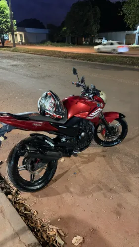 Vendo ou troco por outra moto do meu interesse.