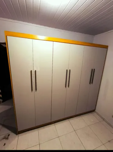 Guarda roupa de casal em MDF