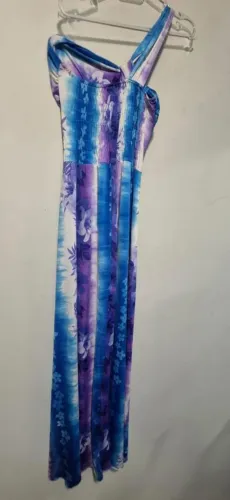 Vestido roxo, azul e branco