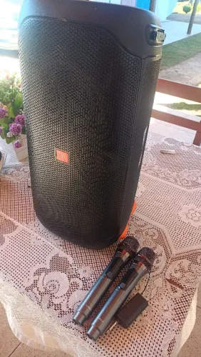 Caixa som JBL 110