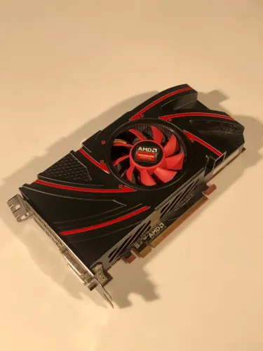 Placa de vídeo AMD Radeon R9 270