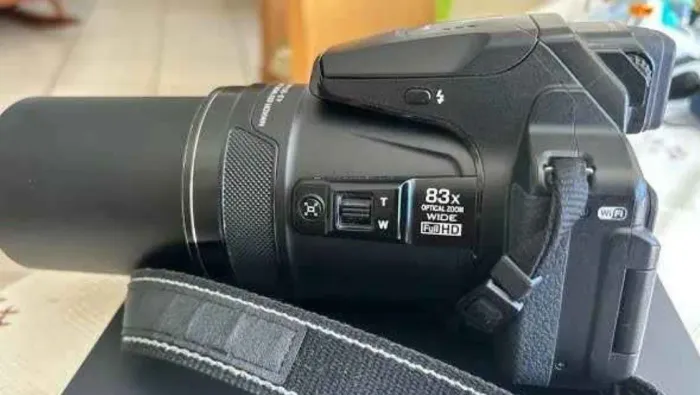 Vendo câmera nikon P900
