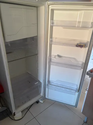 Geladeira Electrolux baixei o preço pra sair rápido