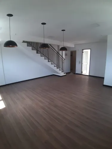 Excelente sala comercial duplex em Santos SP, duas vagas estuda permuta confira!!