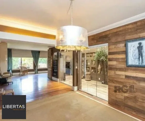 Excelente casa de 220m² com 3 dormitórios no bairro Tristeza.