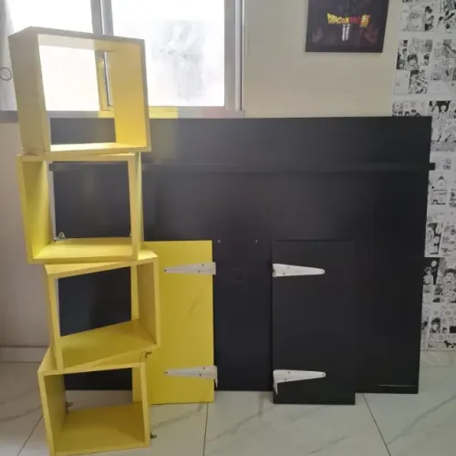  Painel para TV em MDF Preto + 4 Nichos Giratório Amarelo - MDF - Decoração