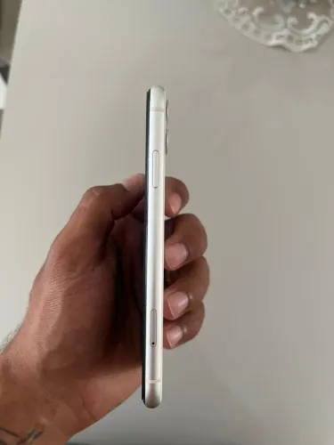 iPhone 11 seminovo à venda