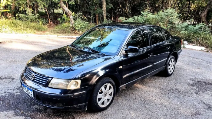 Volkswagen Passat 1.8 Mec. 2000