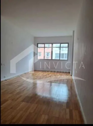 Lindo apartamento de 3 quartos com vaga na escritura no Posto 4 de Copacabana!!!