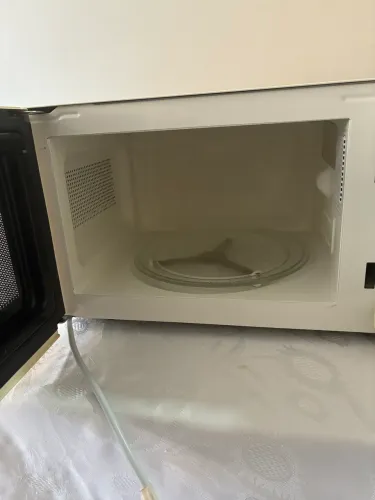 Microondas semi-novo 24 litros