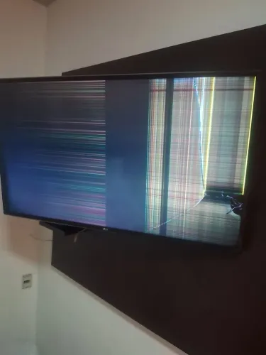 Tv LG para retirada de peças