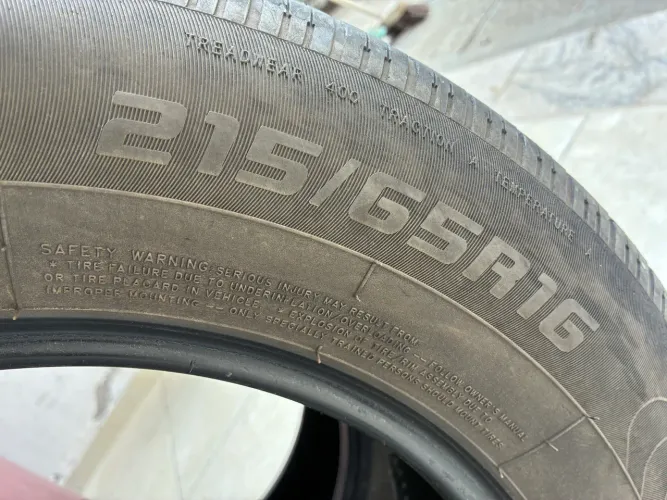Pneus 215/65 R16