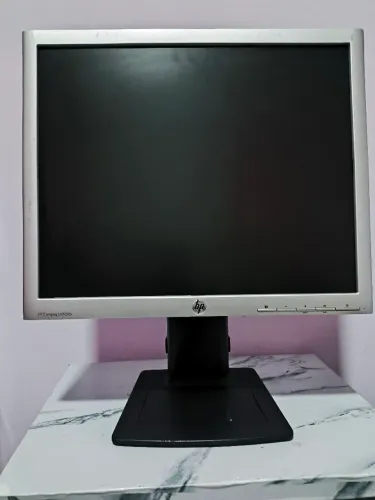 Monitor Hp compaqLA1956x