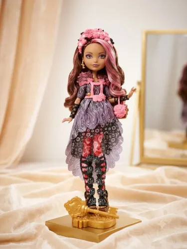 Boneca Ever After High Cedar Wood Completa
