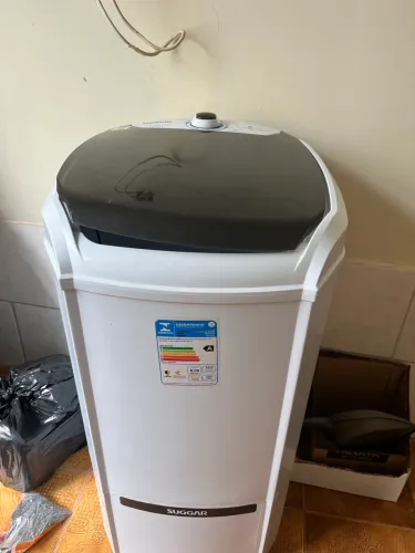 Máquina de lavar e centrifuga 