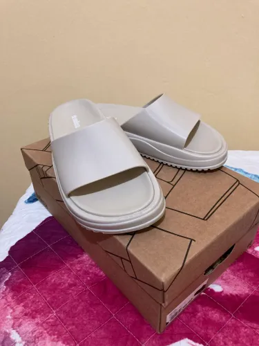 Chinelo Melissa Beach Slid