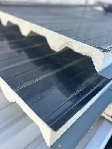 110m² de Telha Sanduíche Termoacústica com Isopor ? Nunca Usada