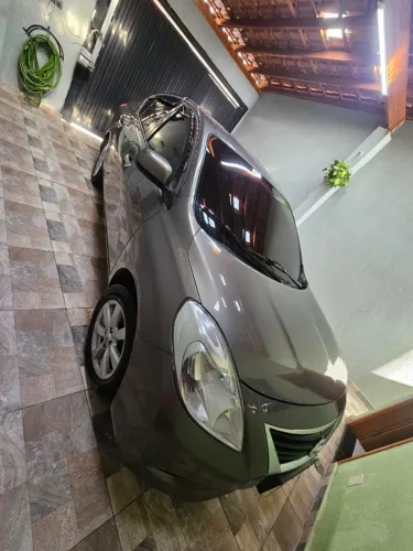 Nissan Versa SL 1.6 16V Flex Fuel 4P Mec. 2014