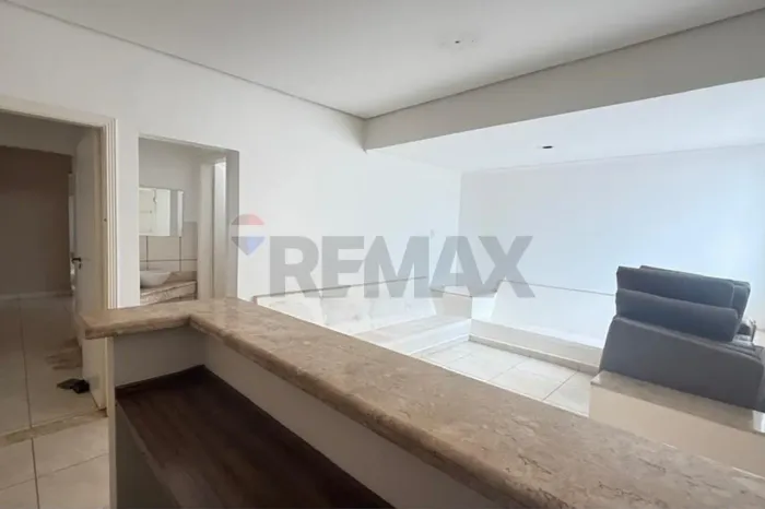 Vendo Casa para utilização comercial com 202m² 12 ambientes na Vila Seixas