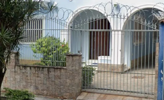 Grade e Portão em ferro maciço
