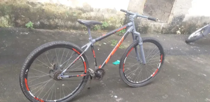 Vendo bicicleta entrego na estação imbui interessado chamar no sap *00 tem con
