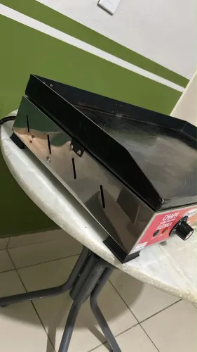 Crepeira e chapa de sanduíche e forno