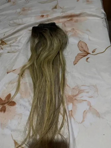 Cabelo loiro humano brasileiro