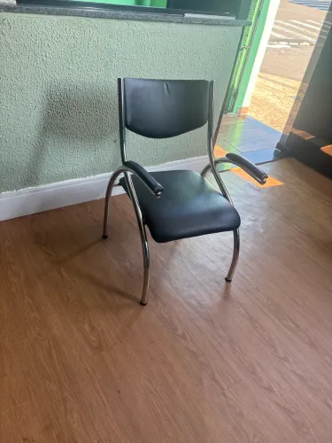Cadeira R$ 60,00 - Valinhos