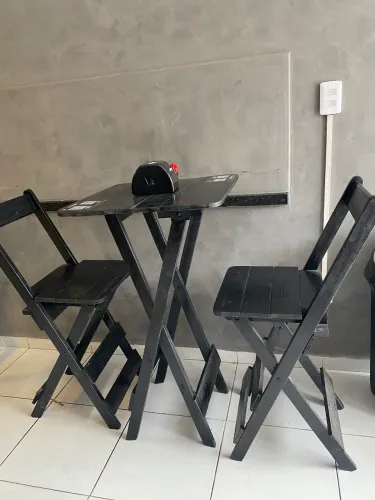Mesa com 2 cadeiras