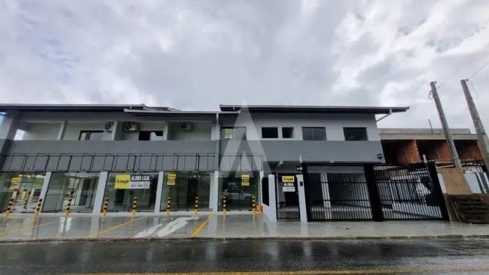Apartamento mobiliado com 01 quarto no bairro Comasa.