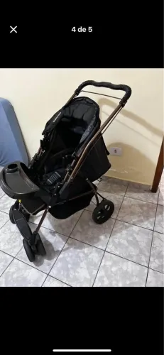 Vende-se carrinho de bebê semi novo