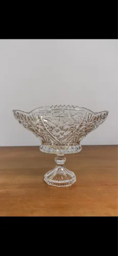 Centro de Mesa em Cristal Lapidado com Pé