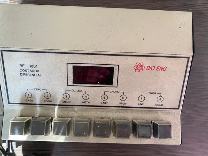 Contador diferencial de leucócitos , refratômetro , pipetas kacil