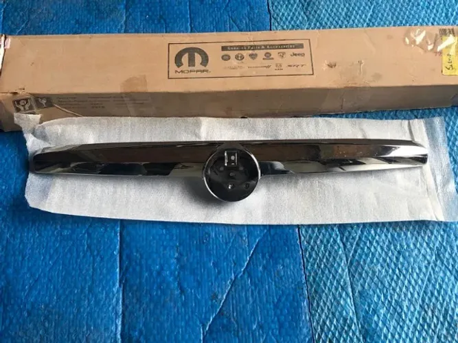 Moldura Cromada Grade Grand Siena 2012