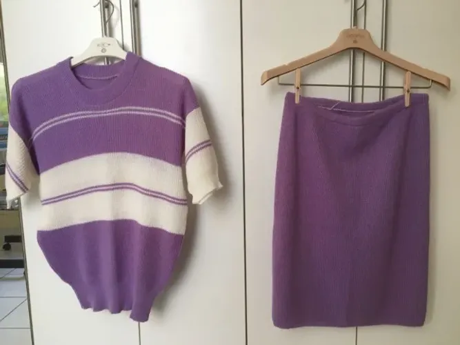 Lindo conjunto em tricô (saia e blusa) 