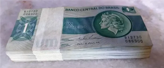 95 Cédulas antigas de 1 cruzeiro décadas de 70 e 80 Sequenciais
