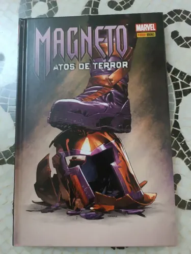 REVISTA EM QUADRINHOS MAGNETO