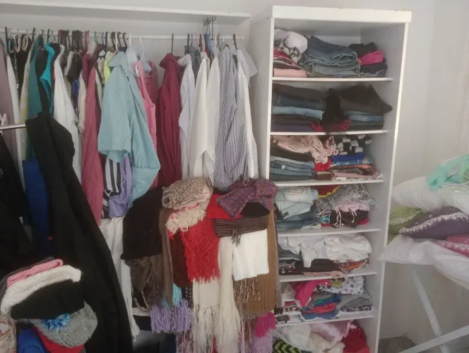 Lote de Roupas Diversos Tamanhos e Estilos