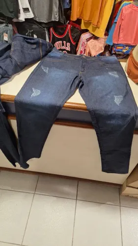 Calça jeans estilosa 44